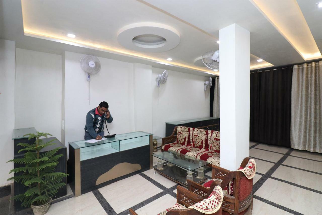 Jādabpur Oyo 30698 Hari Om Guest House מראה חיצוני תמונה