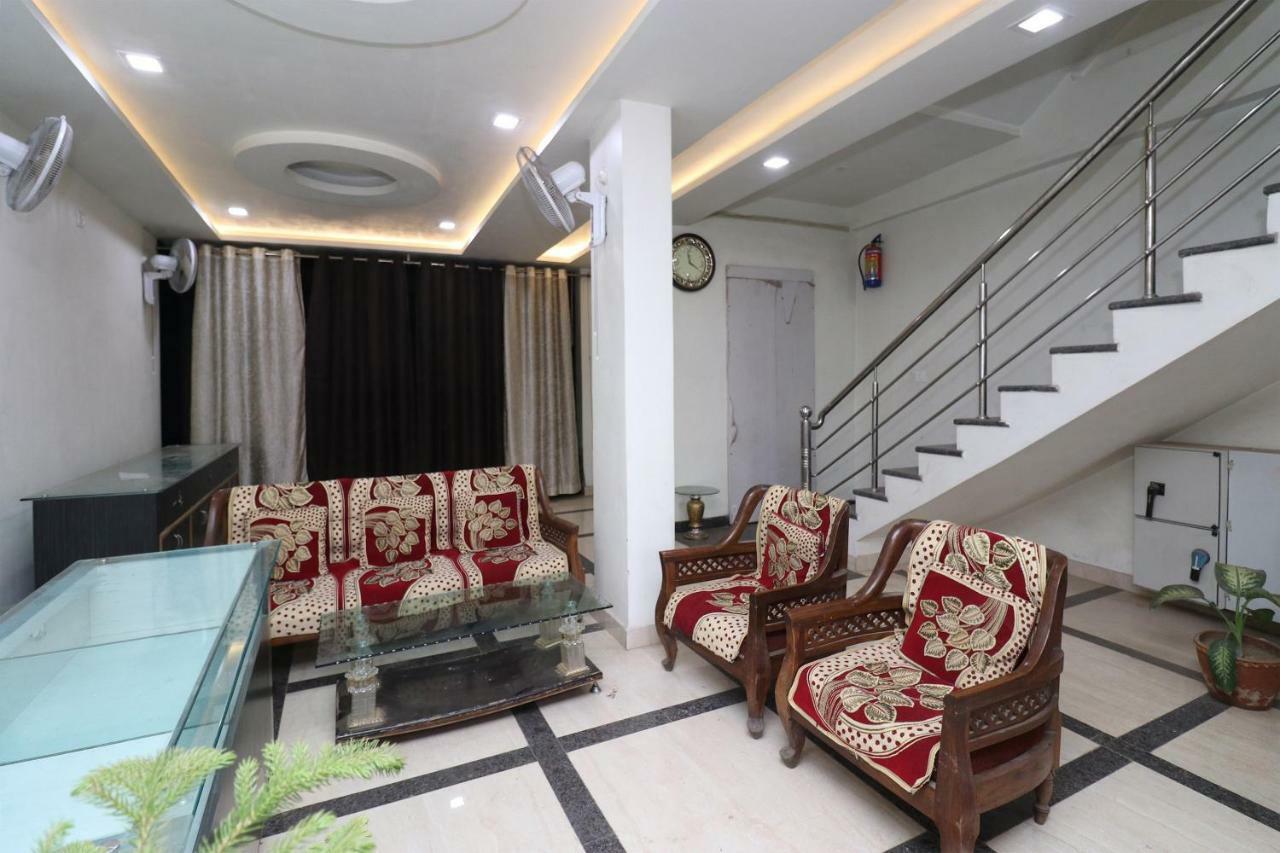 Jādabpur Oyo 30698 Hari Om Guest House מראה חיצוני תמונה